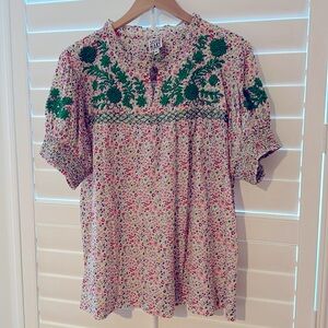 Sister Mary cotton shirt with kelly green embroidery in excellent condition